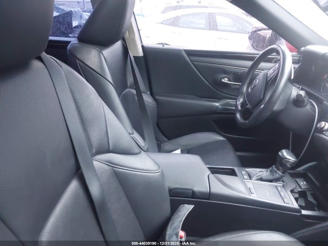Lexus ES 300H 2021 58ADA1C11MU006403 Image 18