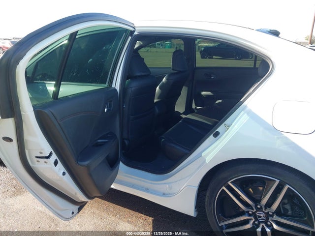 1HGCR2F1XHA022285 Honda Accord Sport Se
