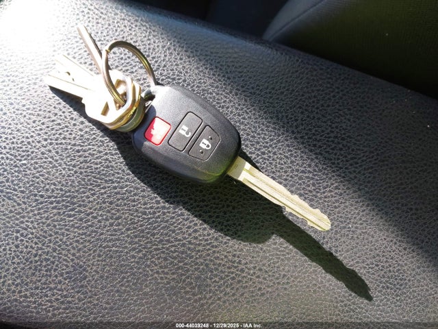 2017 TOYOTA RAV4 JTMZFREV9HJ120142 Photo 10