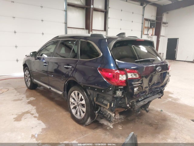 2018 SUBARU OUTBACK 4S4BSATC8J3240231 Photo 2