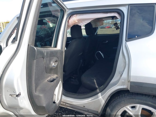 Jeep Renegade Latitude Fwd 2018 ZACCJABB7JPJ07859 Image 8