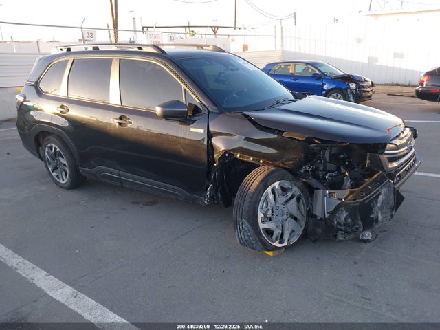 Subaru Forester Premium Hybrid 2025 JF2SLSED1SH423702 Image 1