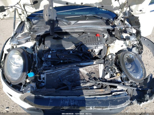 2017 MINI CLUBMAN WMWLU5C54H2E83725 Photo 9