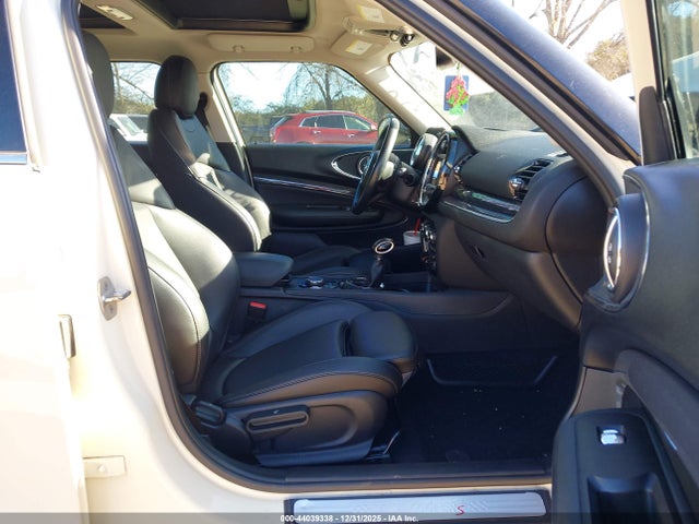 2017 MINI CLUBMAN WMWLU5C54H2E83725 Photo 4