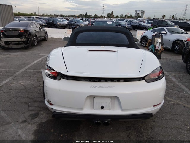 Porsche 718 Boxster 2019 WP0CA2A80KS210969 Image 16
