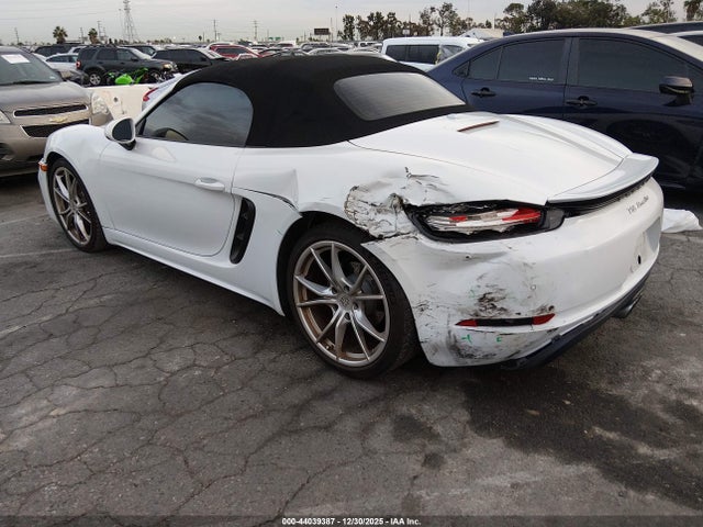 2019 PORSCHE 718 BOXSTER WP0CA2A80KS210969 Photo 2