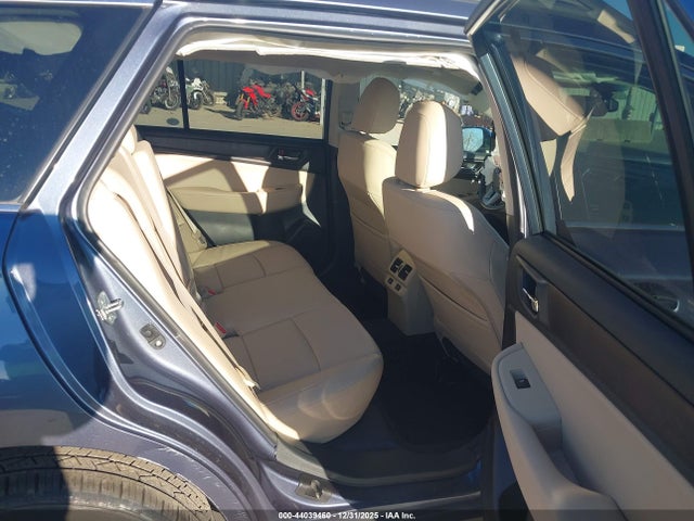 44039460 :رقم المزاد ، 4S4BSANC6H3381242 vin ، 2017 Subaru Outback 2.5i Limited مزاد بيع