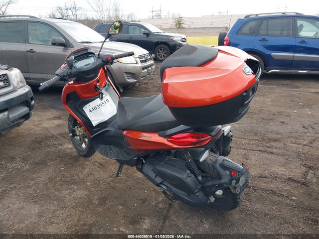 ZAPMD20U8R5000900 Piaggio Bv 400