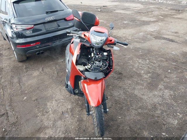 ZAPMD20U8R5000900 Piaggio Bv 400