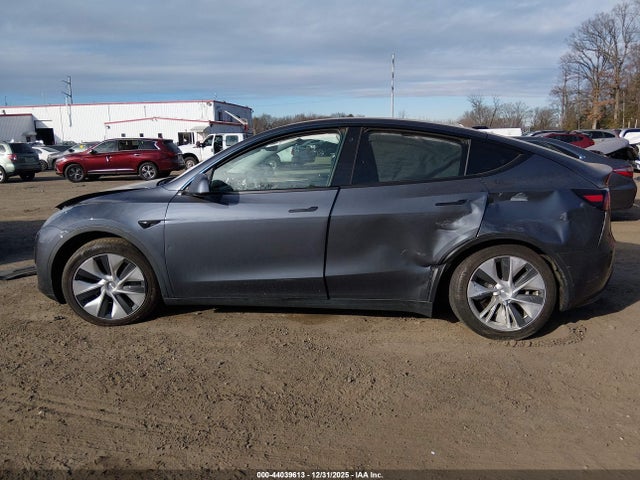 Продаж на аукціоні авто 2023 Tesla Model Y Awd/long Range Dual Motor All-wheel Drive, vin: 7SAYGDEE2PF617764, номер лоту: 44039613