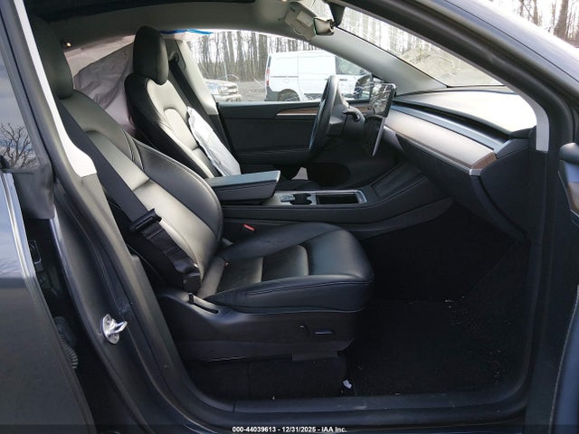 Продаж на аукціоні авто 2023 Tesla Model Y Awd/long Range Dual Motor All-wheel Drive, vin: 7SAYGDEE2PF617764, номер лоту: 44039613
