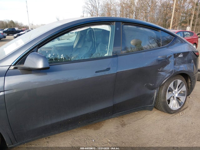 Продаж на аукціоні авто 2023 Tesla Model Y Awd/long Range Dual Motor All-wheel Drive, vin: 7SAYGDEE2PF617764, номер лоту: 44039613