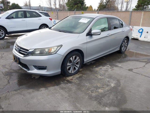 Aukcja sprzedaży 2015 Honda Accord Lx, vin: 1HGCR2F3XFA023435, numer aukcji: 44039670