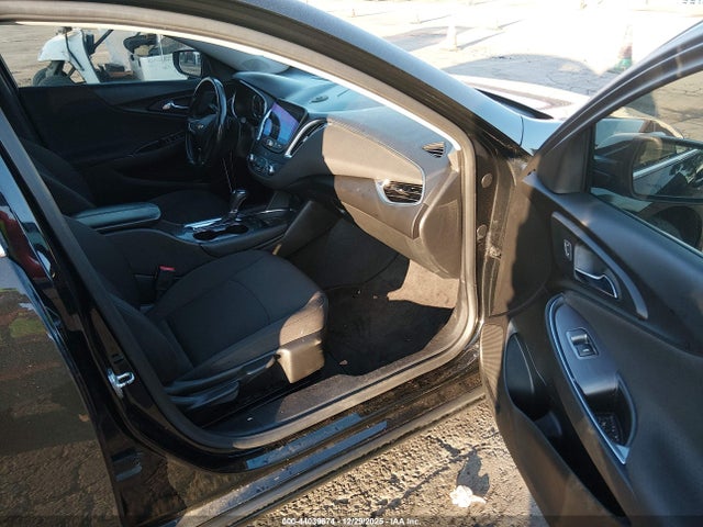 1G1ZD5ST7JF230660 Chevrolet MALIBU LT