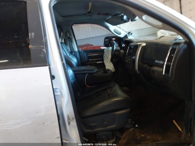 3C6UR5KL3JG233029 RAM 2500 Laramie 4x4 8&#039; Box