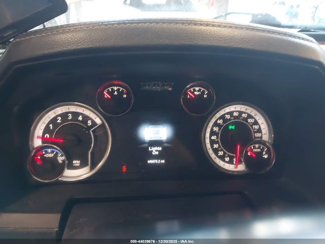 3C6UR5KL3JG233029 RAM 2500 Laramie 4x4 8&#039; Box