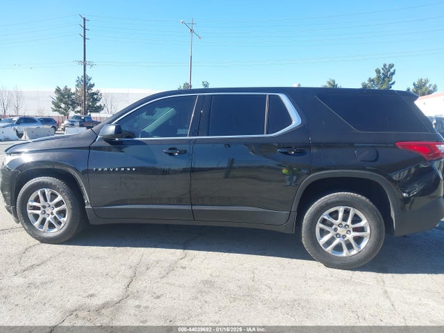Chevrolet Traverse Ls 2018 1GNERFKW7JJ227902 Image 14