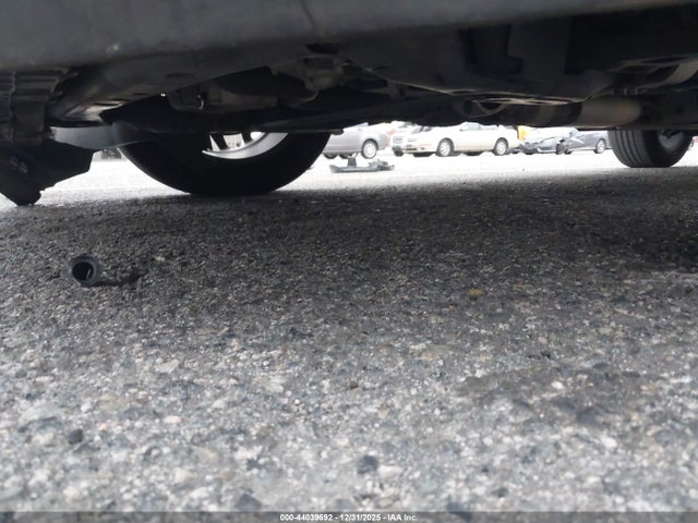 Chevrolet Traverse Ls 2018 1GNERFKW7JJ227902 Image 17
