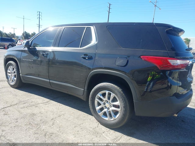 Chevrolet Traverse Ls 2018 1GNERFKW7JJ227902 Image 3