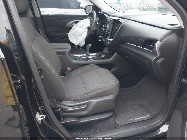 Chevrolet Traverse Ls 2018 1GNERFKW7JJ227902 Image 5