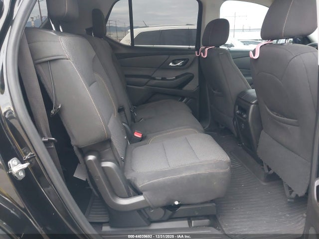 Chevrolet Traverse Ls 2018 1GNERFKW7JJ227902 Image 8