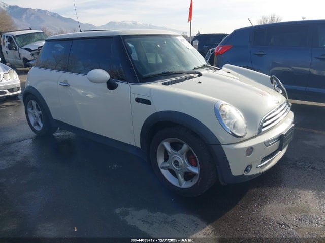 2005 MINI COOPER WMWRC33415TC58743