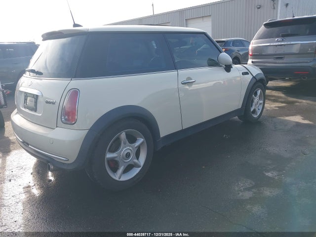 2005 MINI COOPER WMWRC33415TC58743 Photo 3