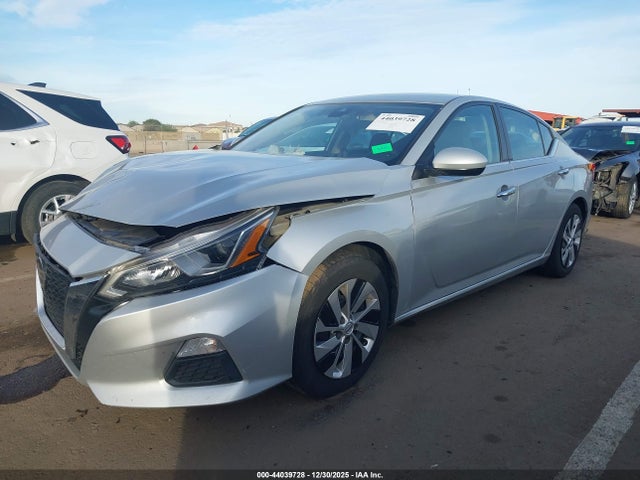 44039728 :رقم المزاد ، 1N4BL4BV0MN324743 vin ، 2021 Nissan Altima S Fwd مزاد بيع