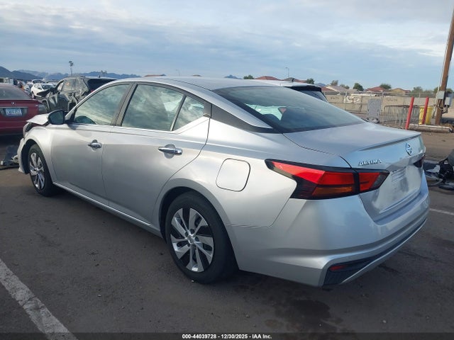 44039728 :رقم المزاد ، 1N4BL4BV0MN324743 vin ، 2021 Nissan Altima S Fwd مزاد بيع