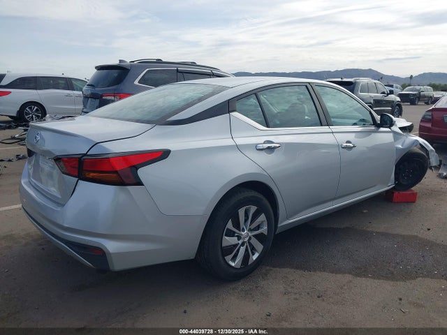 44039728 :رقم المزاد ، 1N4BL4BV0MN324743 vin ، 2021 Nissan Altima S Fwd مزاد بيع
