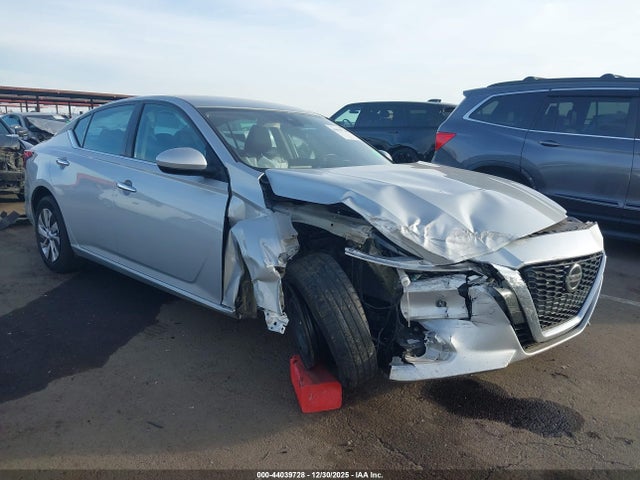 44039728 :رقم المزاد ، 1N4BL4BV0MN324743 vin ، 2021 Nissan Altima S Fwd مزاد بيع