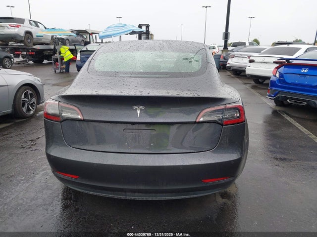 44039769 :رقم المزاد ، 5YJ3E1EA7JF045235 vin ، 2018 Tesla Model 3 Long Range/mid Range مزاد بيع