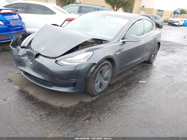 44039769 :رقم المزاد ، 5YJ3E1EA7JF045235 vin ، 2018 Tesla Model 3 Long Range/mid Range مزاد بيع