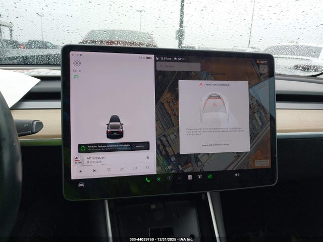 44039769 :رقم المزاد ، 5YJ3E1EA7JF045235 vin ، 2018 Tesla Model 3 Long Range/mid Range مزاد بيع