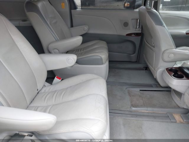 2014 TOYOTA SIENNA 5TDYK3DC3ES514688 Photo 7