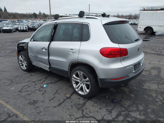 WVGBV7AX8GW617132 Volkswagen Tiguan Sel