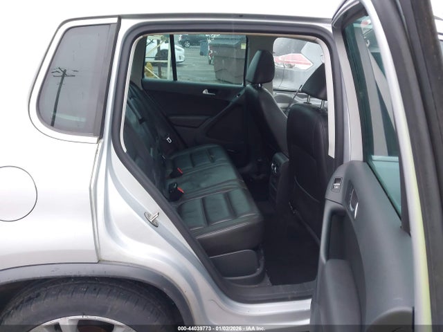 WVGBV7AX8GW617132 Volkswagen Tiguan Sel