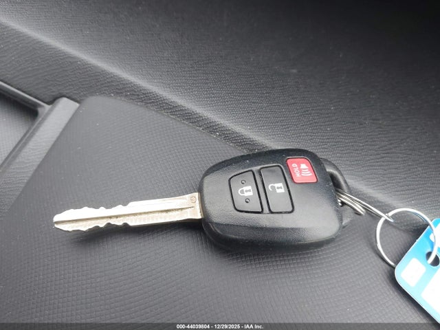 Toyota Prius C Two 2014 JTDKDTB36E1567448 Image 11