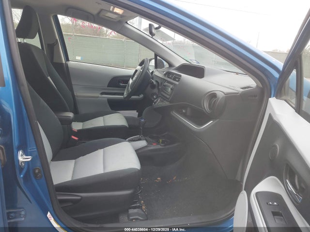 Toyota Prius C Two 2014 JTDKDTB36E1567448 Image 5