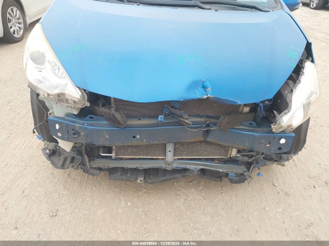 Toyota Prius C Two 2014 JTDKDTB36E1567448 Image 6