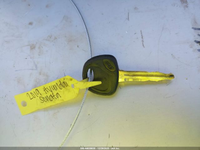 2019 HYUNDAI ELANTRA 5NPD74LF0KH489915 Photo 10