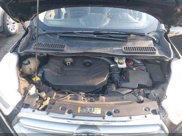 1FMCU9J92HUE97880 Ford Escape Titanium