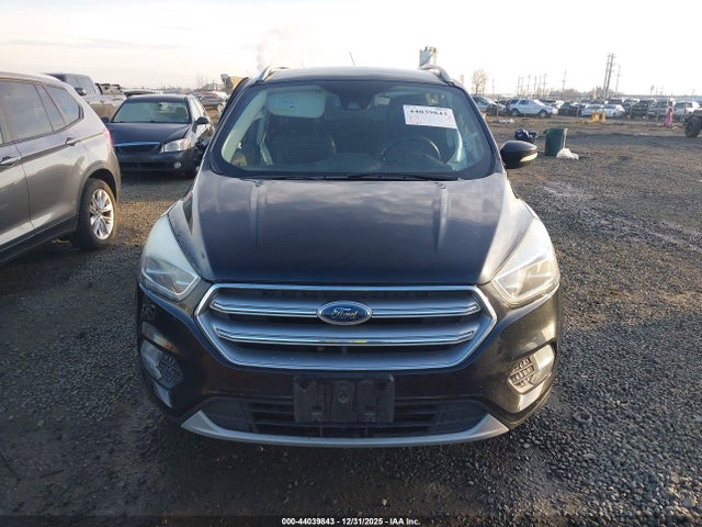 1FMCU9J92HUE97880 Ford Escape Titanium