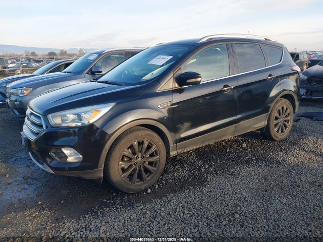 1FMCU9J92HUE97880 Ford Escape Titanium