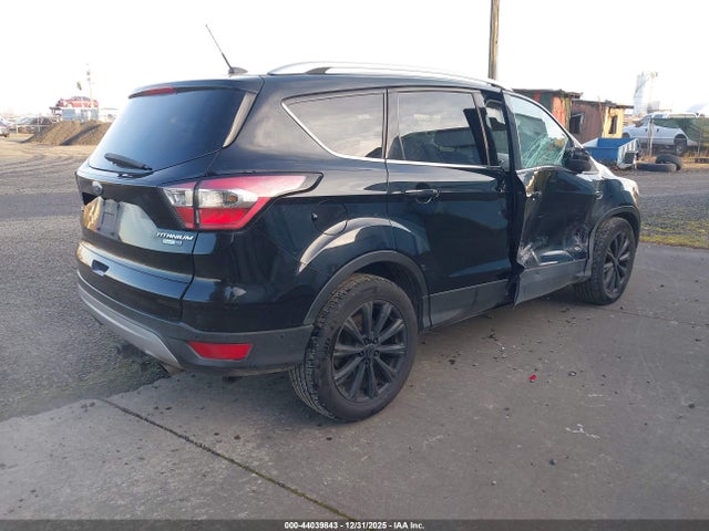 1FMCU9J92HUE97880 Ford Escape Titanium