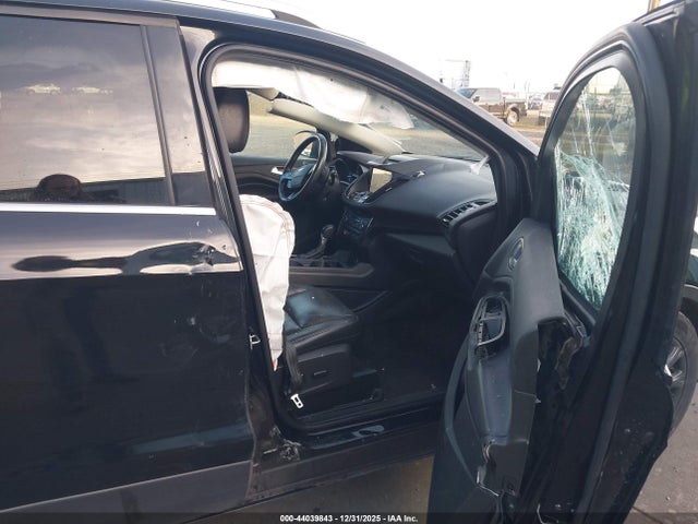1FMCU9J92HUE97880 Ford Escape Titanium
