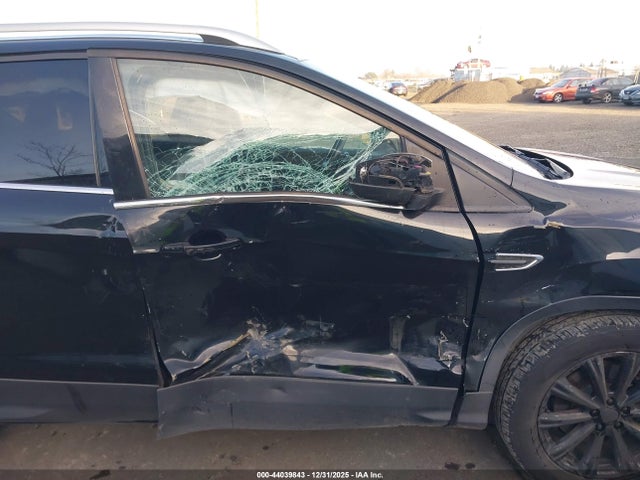 1FMCU9J92HUE97880 Ford Escape Titanium