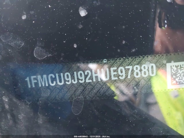 1FMCU9J92HUE97880 Ford Escape Titanium