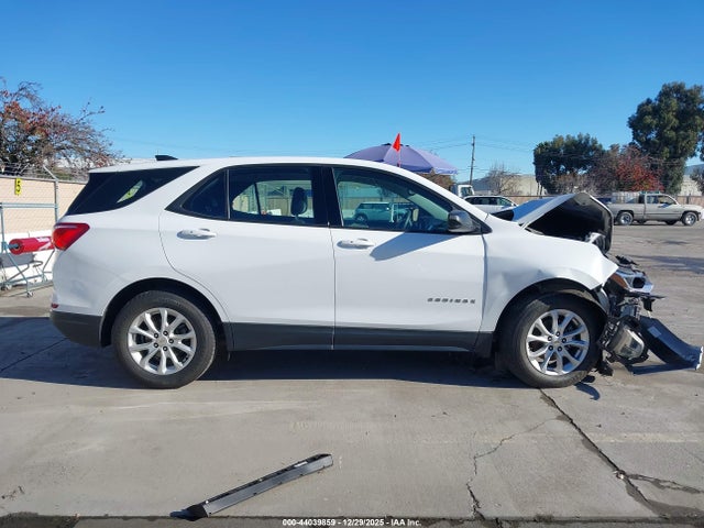 Chevrolet EQUINOX LS 2018 2GNAXHEV3J6345039 Image 13