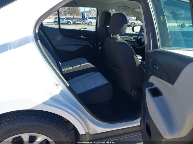 Chevrolet EQUINOX LS 2018 2GNAXHEV3J6345039 Image 8